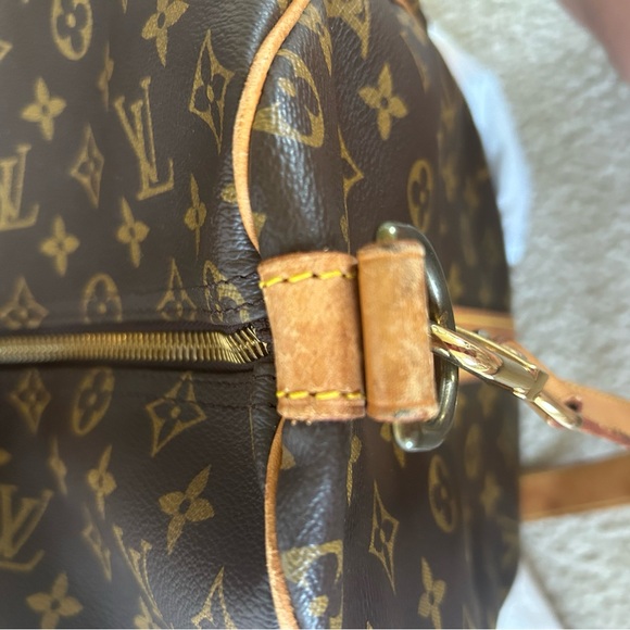 Louis Vuitton Monogram Canvas Keepall 50 Duffel Bag w/Shoulder Strap & Lock/Key - Picture 3 of 17